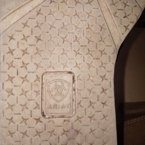 Ariat Cruiser Girl's 13.5 beige suede upper Slip on Loafer Boat shoes Pink Trim - Picture 5 of 8